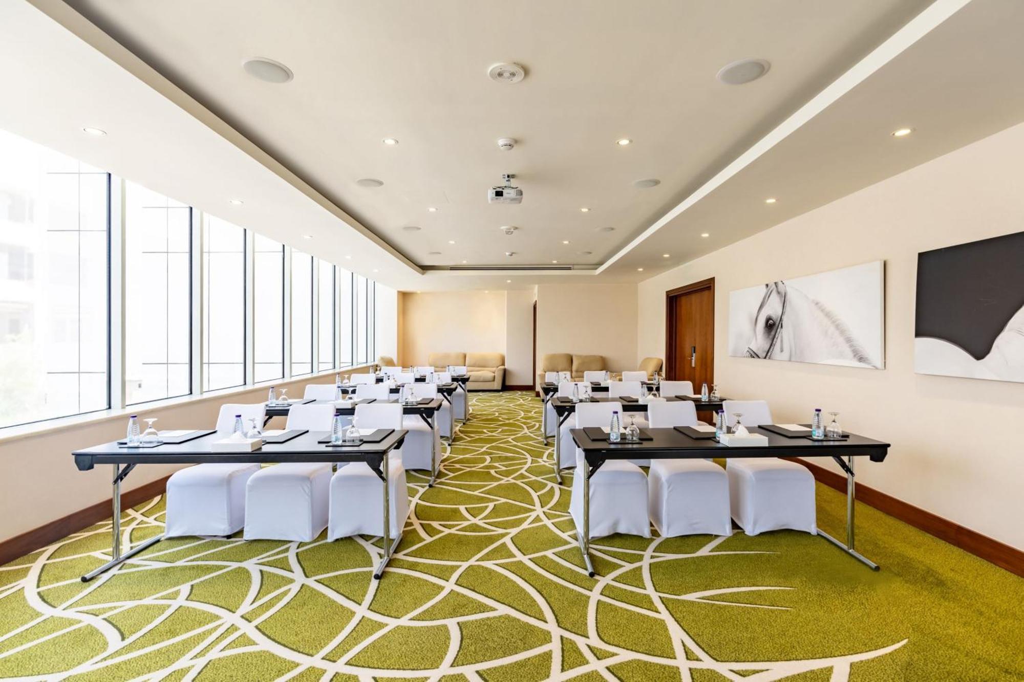 Courtyard By Marriott Riyadh Olaya Exteriör bild