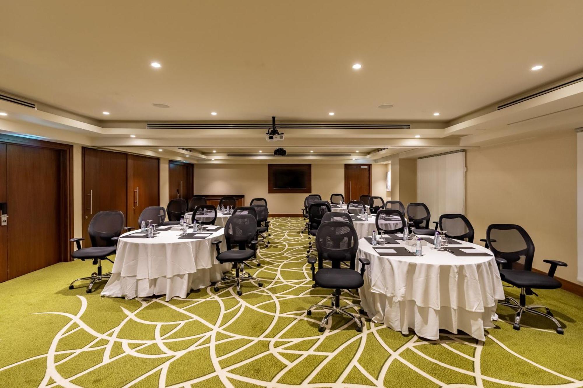 Courtyard By Marriott Riyadh Olaya Exteriör bild