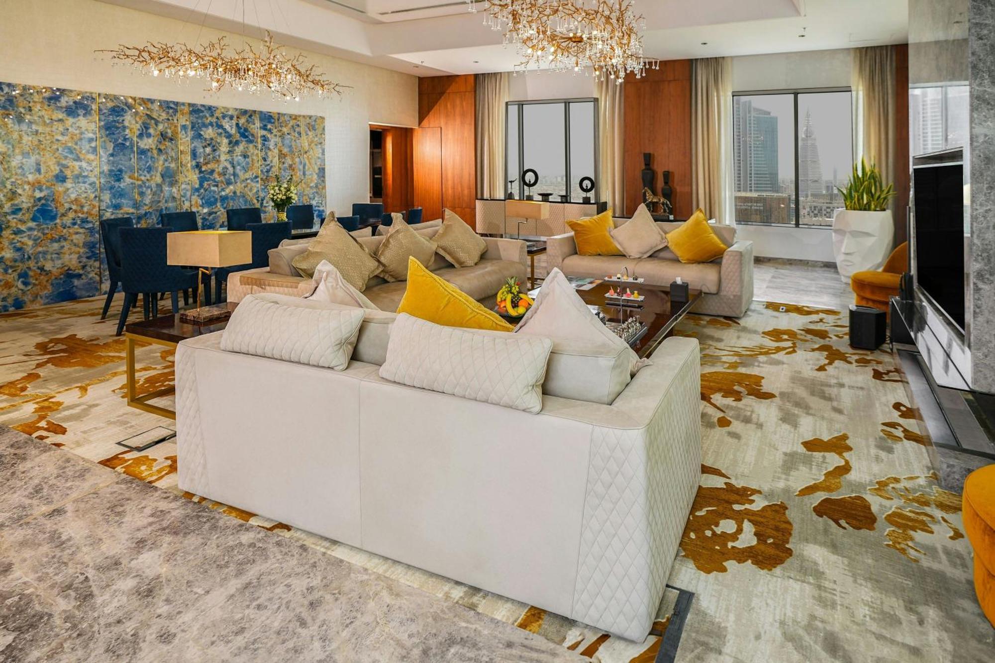 Courtyard By Marriott Riyadh Olaya Exteriör bild