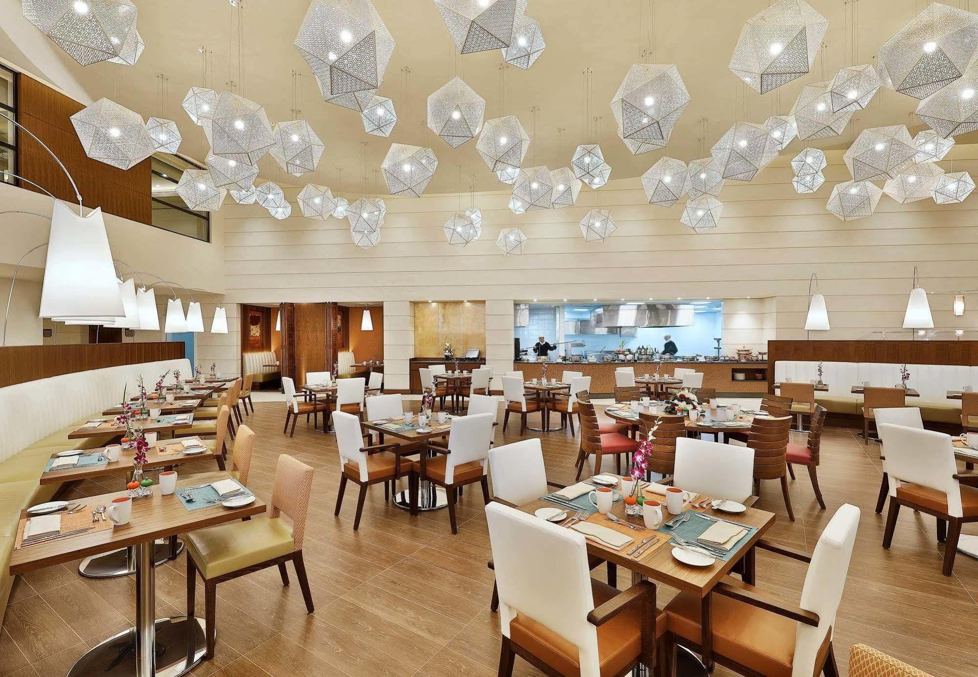 Courtyard By Marriott Riyadh Olaya Exteriör bild